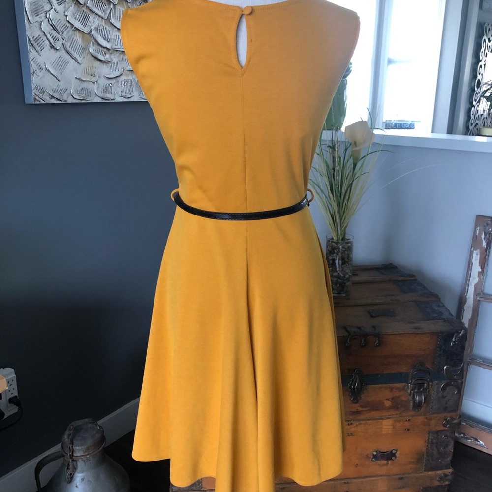 Dress - Picture 3 of 4